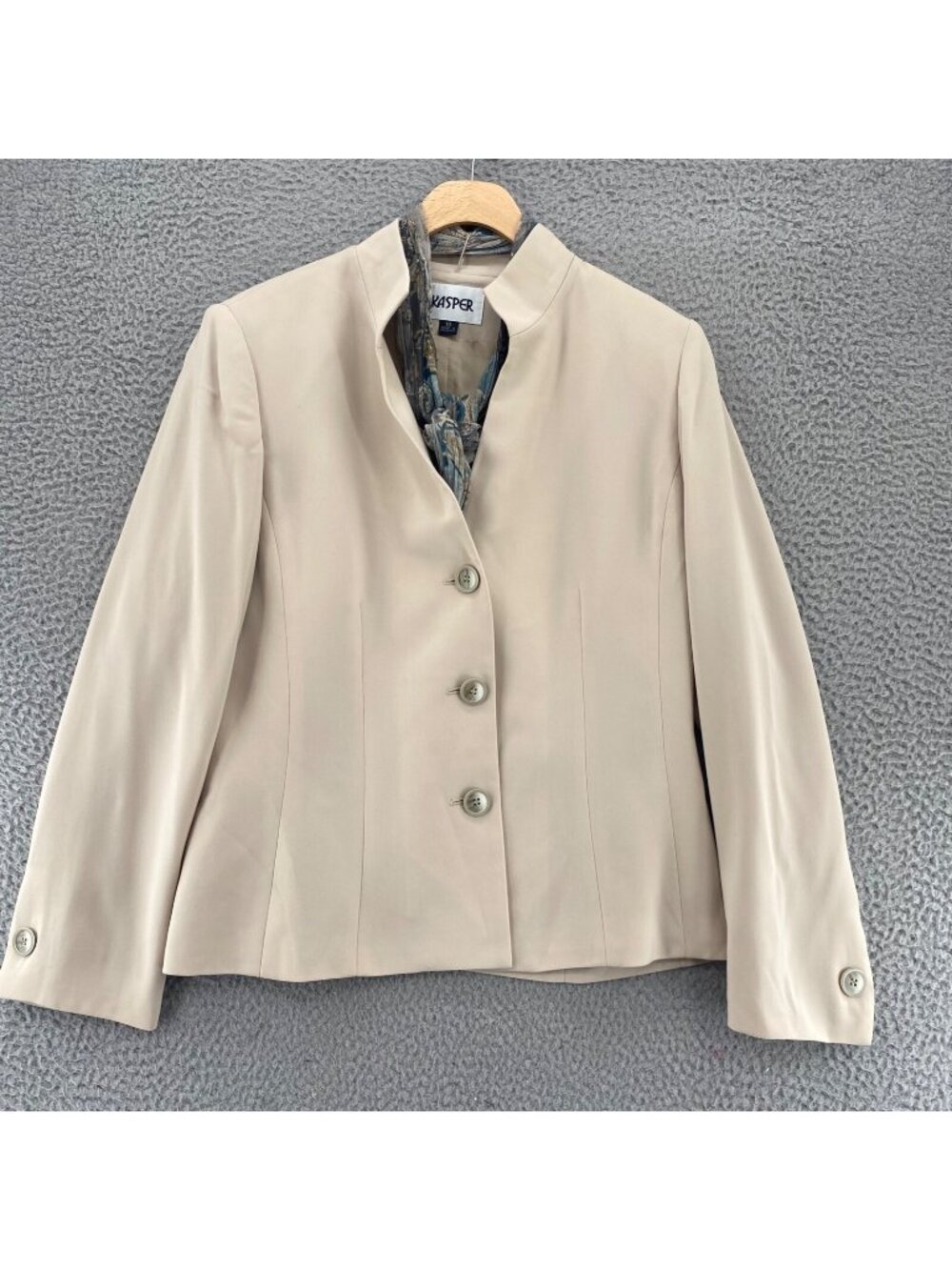 Kasper Blazer Womens 10 Beige Button Front Seam Details Office Career High Neck*